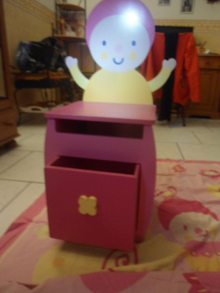 Description
Table chevet enfant vert baudet 40 Saint-Michel-d'Euzet (30)