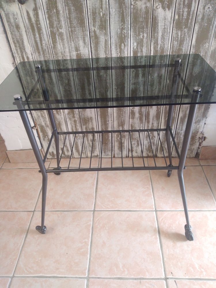 desserte ancienne ou meuble t�l� vintage ann�es 70 50 Les Mureaux (78)