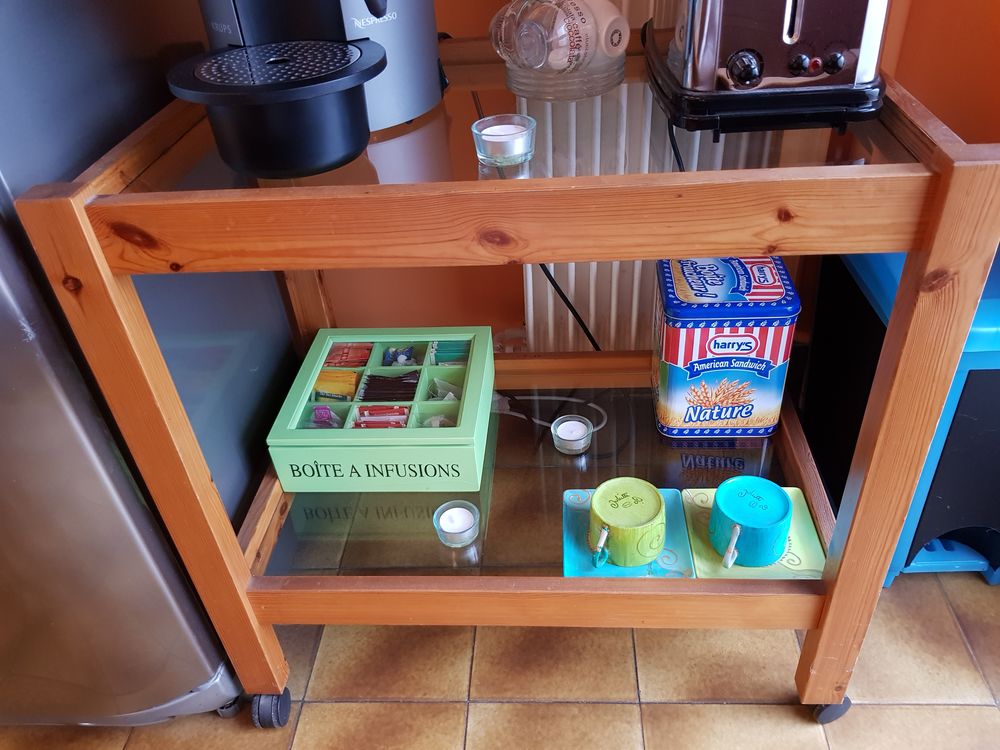 Desserte � roulette tr�s bon �tat 15 Caluire-et-Cuire (69)