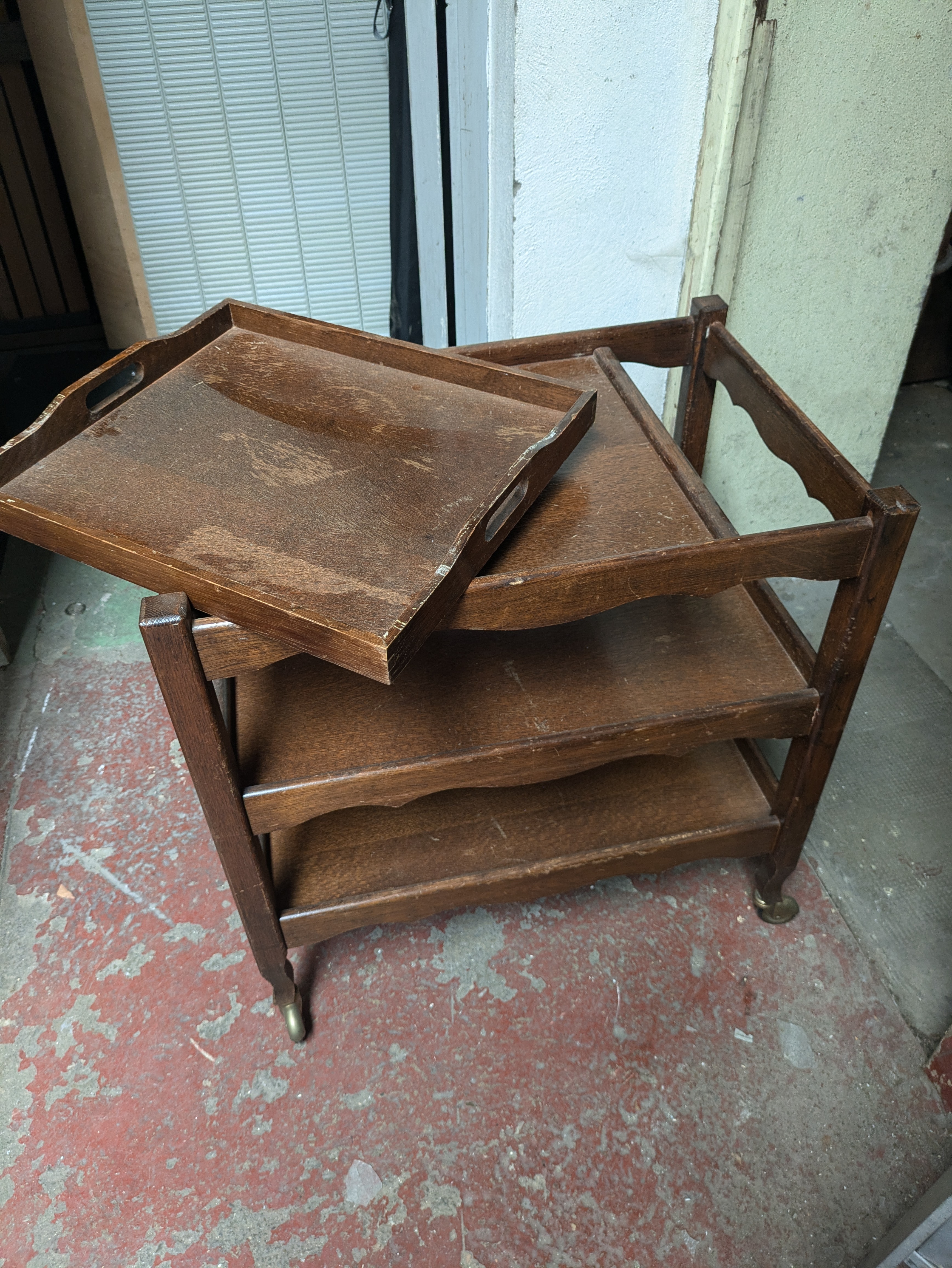 Desserte �  roulettes en bois ann�es 70 10 Oullins (69)