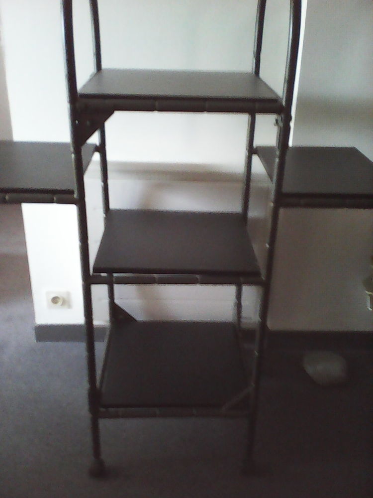 Desserte sur roulettes peux servir comme biblioth�quecuisine 50 Quimper (29)