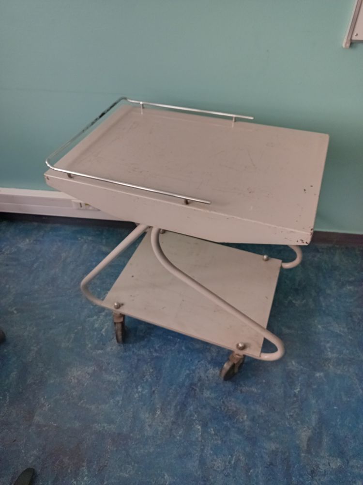 Desserte servante m�tallique industriel ann�e 70 200 Barentin (76)