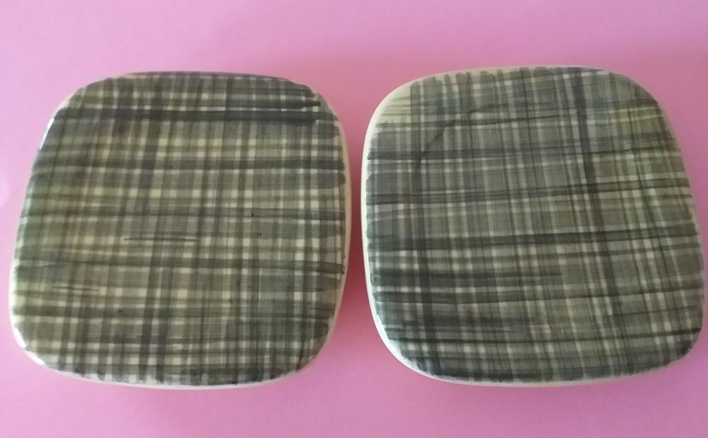  2 dessous de bouteille, vintage, couleur verte � carreaux 16 Montauban (82)