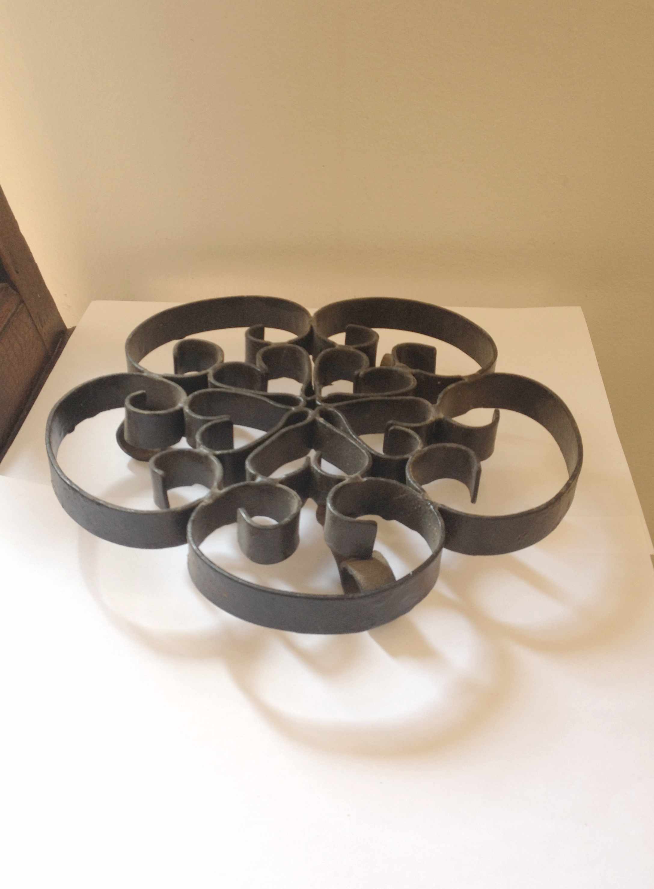 Dessous de plat noir en fer forg�
5 Brioude (43)