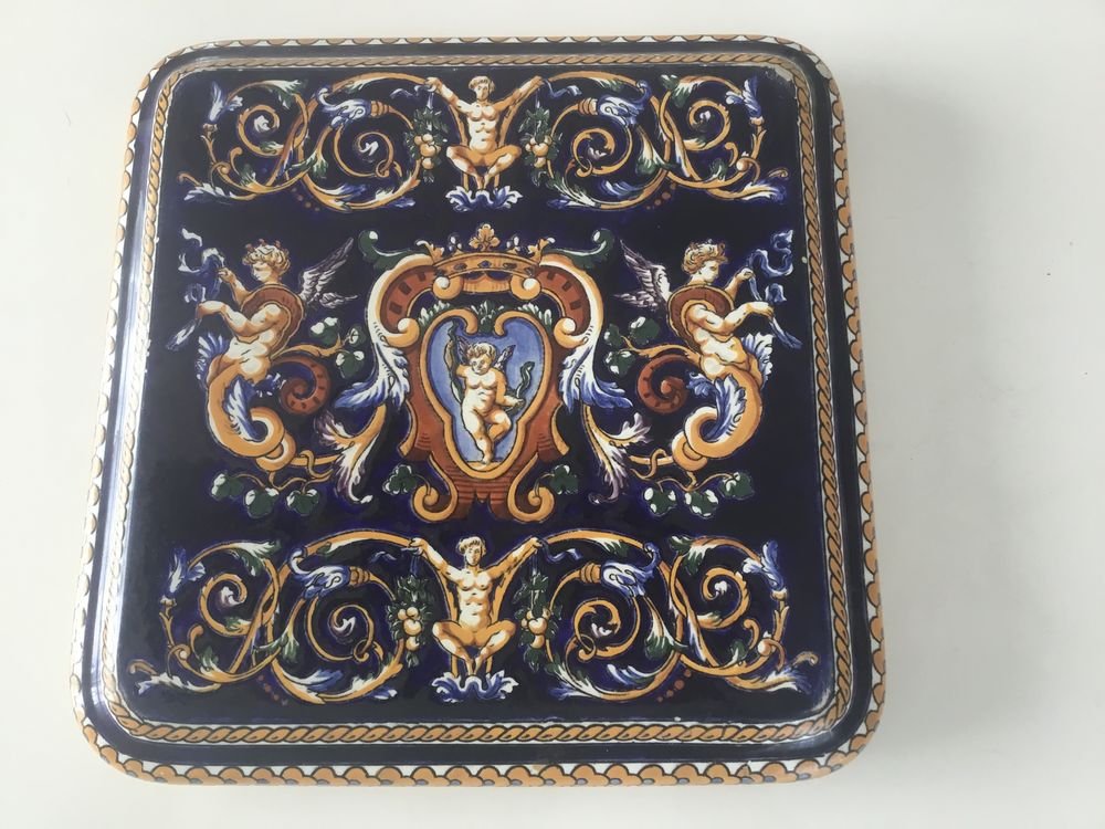 1 dessous de plat Renaissance bleu de GIEN. 100 Melle (79)