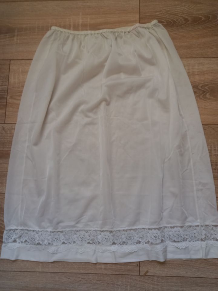Dessous de robe blanc marque Damart taille L 18 Villiers (86)
