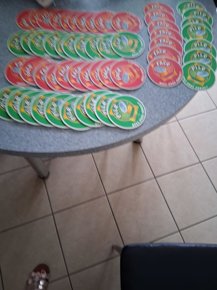 lot de 50 dessous de verre en carton  pile ou face  3 Fragnes (71)