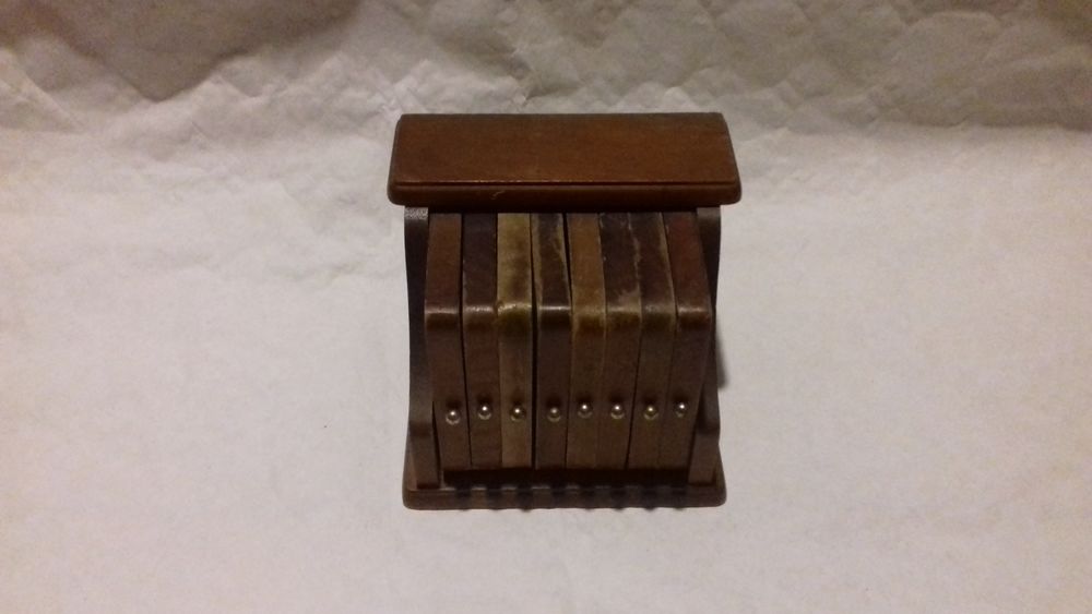 8 dessous de verre et leur  rangement
10 Sept�mes-les-Vallons (13)