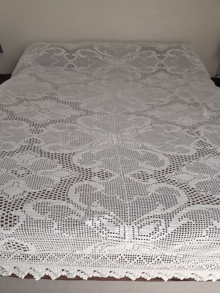 Dessus  de lit  ou dessus de canap�  neuf fait main  350 Viry-Ch�tillon (91)