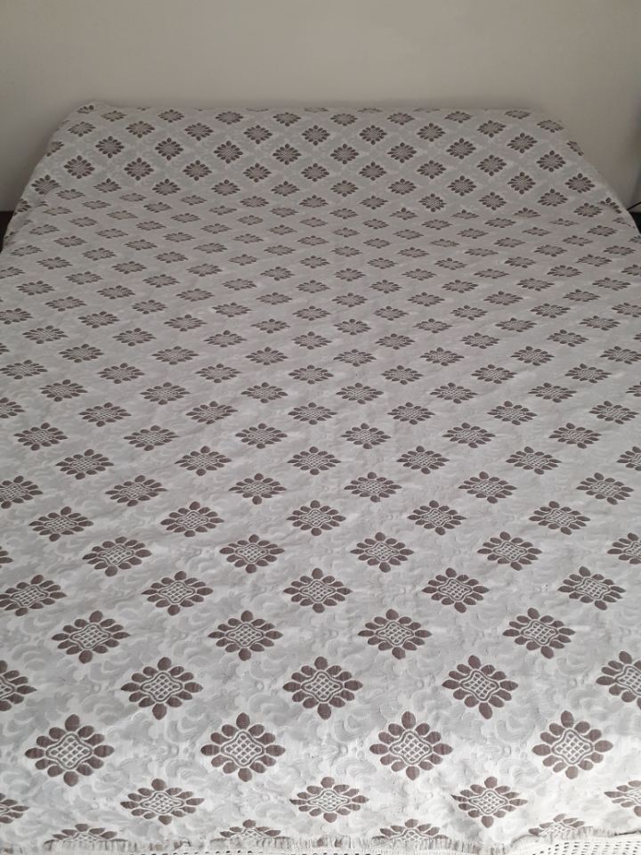 Dessus  de lit neuf   ou canap�  double face 140 � 200 50 Viry-Ch�tillon (91)