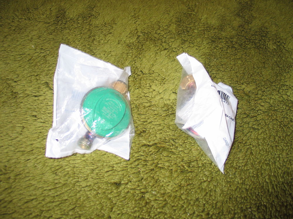 D�tendeur gaz butane NEUF emball� en blister 10 Quincy-sous-S�nart (91)