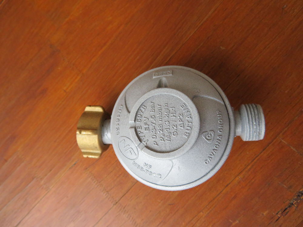 D�tendeur neuf pour bouteille butane . 10 �chenoz-la-M�line (70)