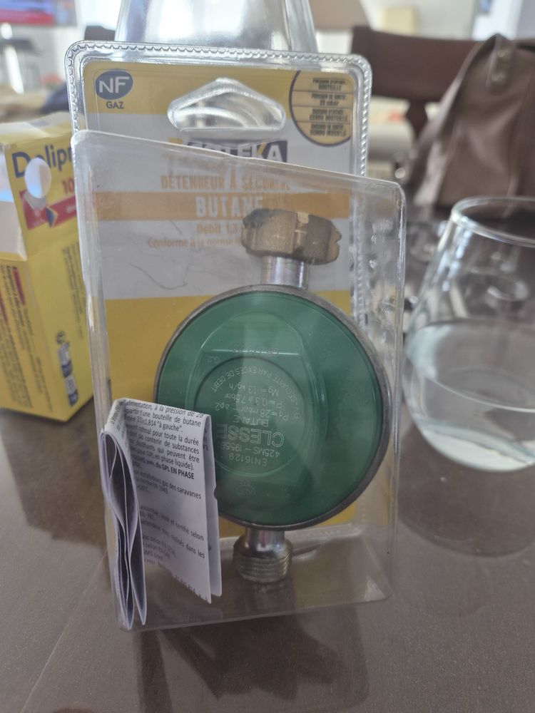 D�tendeur gaz propane � clip ,D�tendeur s�curit� butane 40 Caz�res (31)