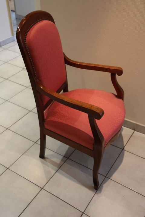 deux anciens fauteuils en bois es tissus tr�s bon �tat 120 Privas (07)