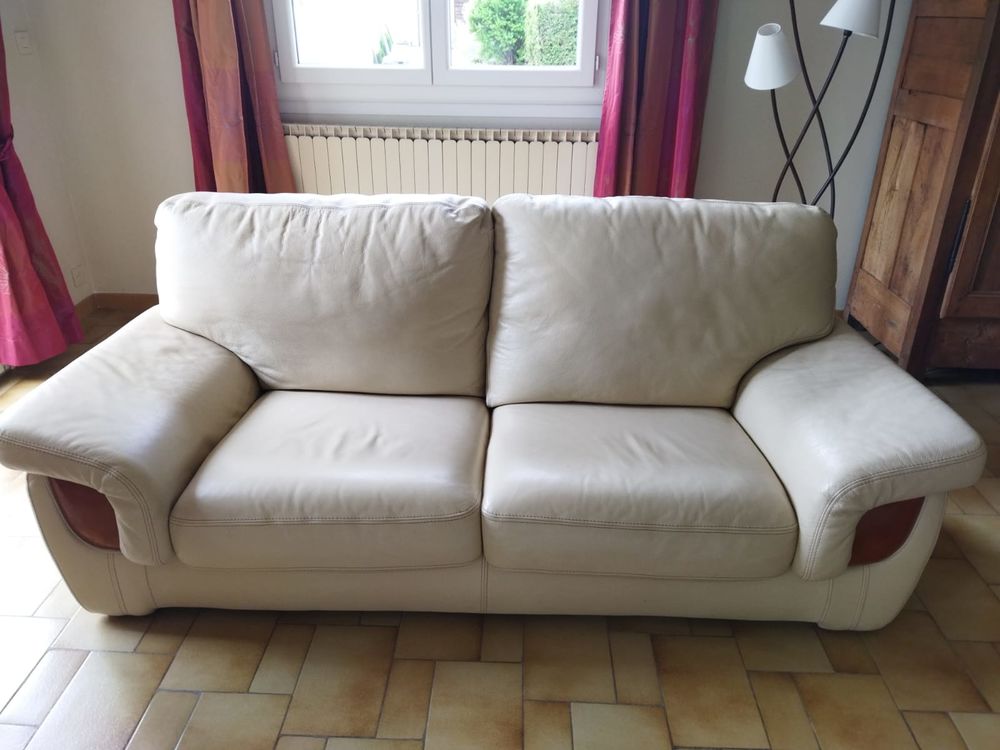 Deux beaux canap�s de marque en cuir ivoire 300 Romans-sur-Is�re (26)