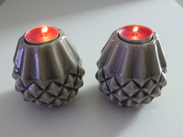 Lot de deux bougeoirs pomme de pin 8 Rueil-Malmaison (92)