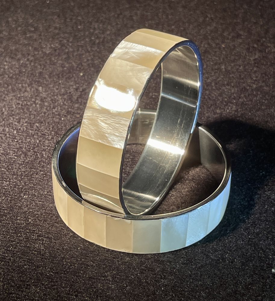 Deux bracelets en inox couvert de nacre 10 Aulnay-la-Rivi�re (45)