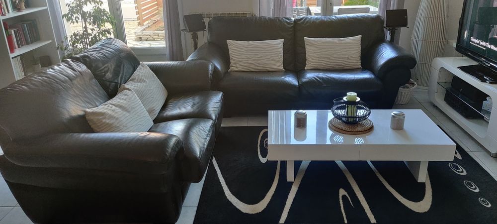 deux canap�s en cuir 380 Lunel (34)