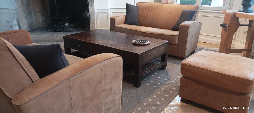 deux Canap�s cuir plus un pouf 399 Givry (71)
