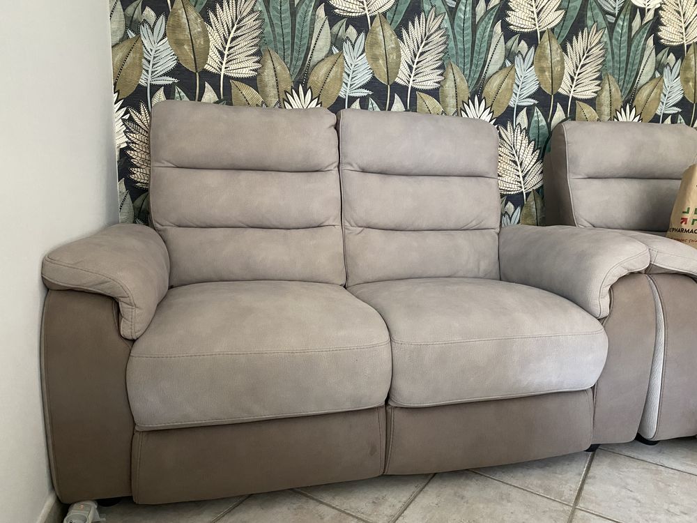 deux canap�s fixes2 places mod�le oscar achet�s chez Home sa 900 N�mes (30)
