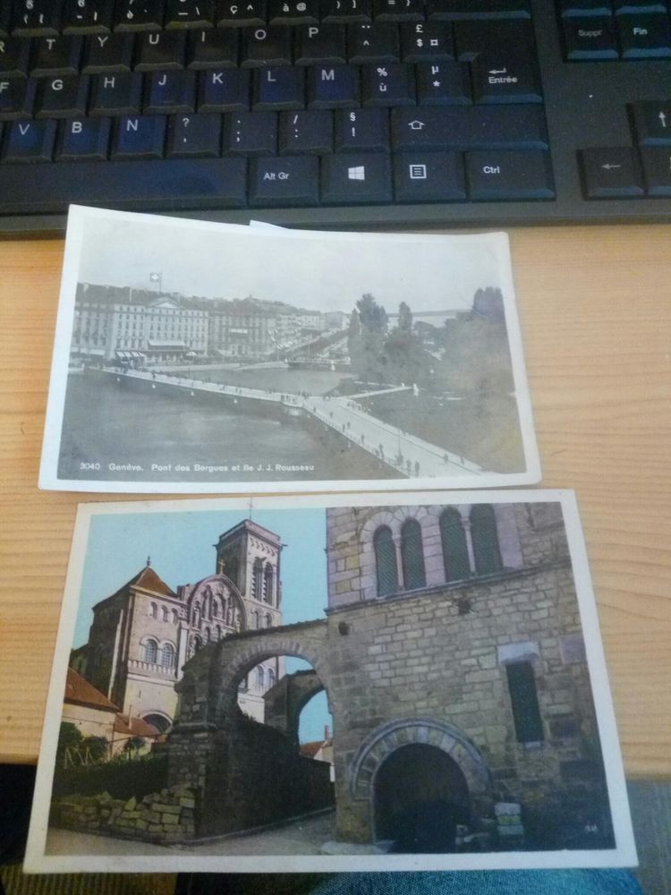 LOT DE DEUX CARTES POSTALES GENEVE VEZELAY 8 Levainville (28)