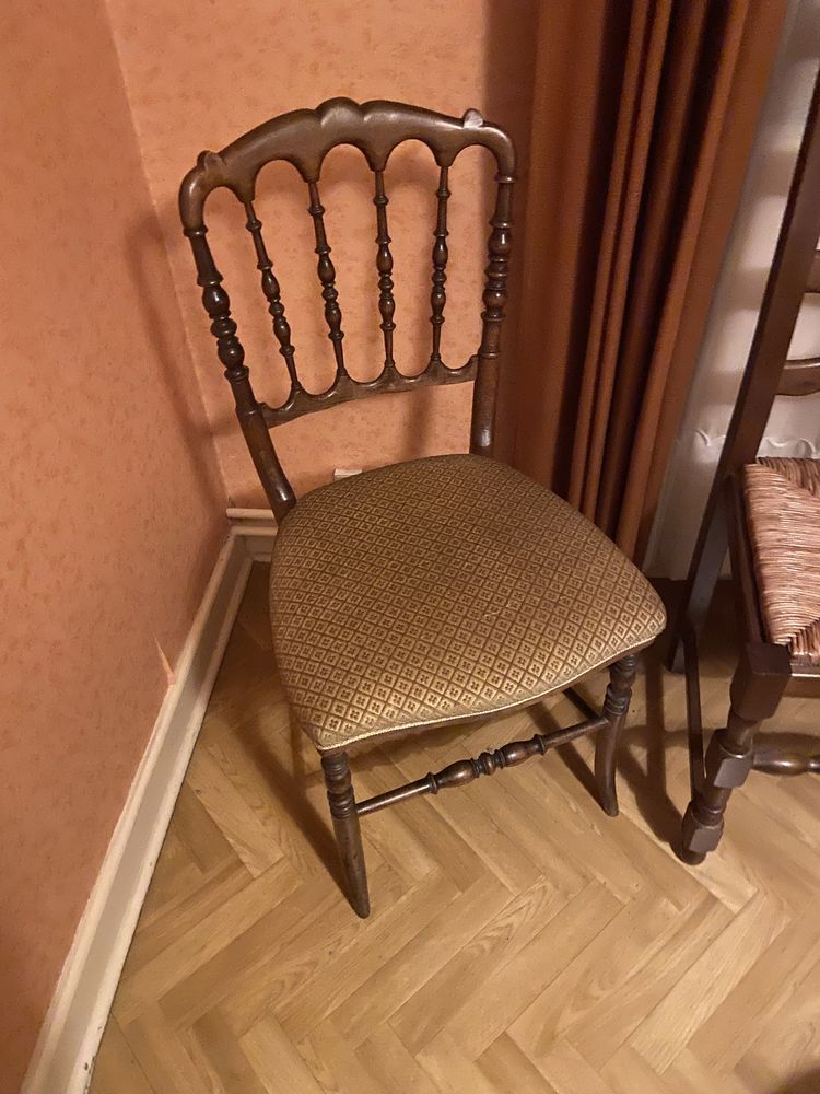 deux chaises anciennes 12 Faches-Thumesnil (59)