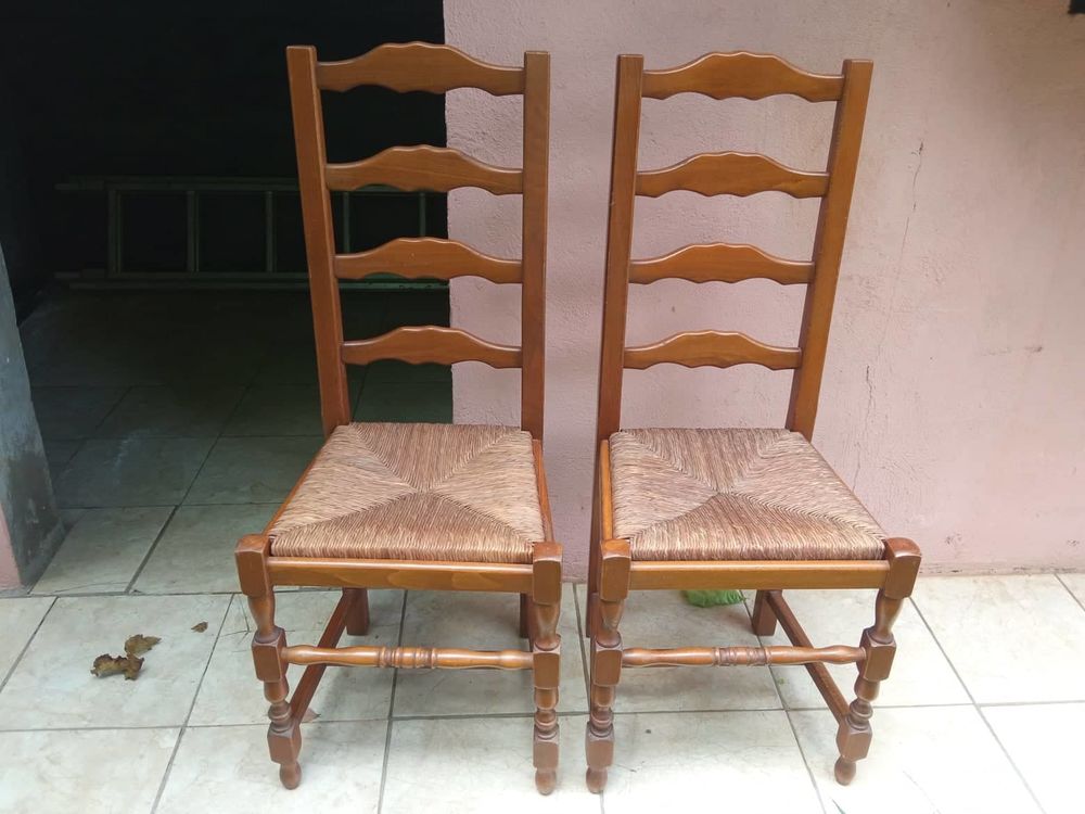 DEUX CHAISES EN PAILLE ET BOIS. 60 Sainte-Clotilde (97)