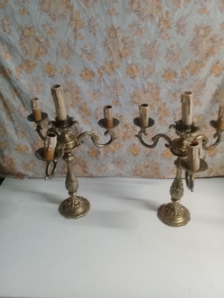 DEUX CHANDELIERS EN BRONZE 50 La Valette-du-Var (83)