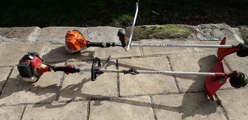 Deux d�broussailleuses 0 Issamoulenc (07)