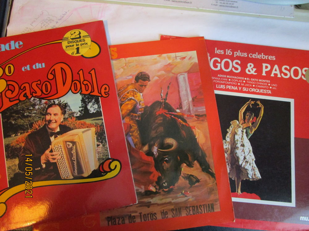 LOT de deux disques vinyles et un album double vinyles de TA 20 Chanteloup-en-Brie (77)