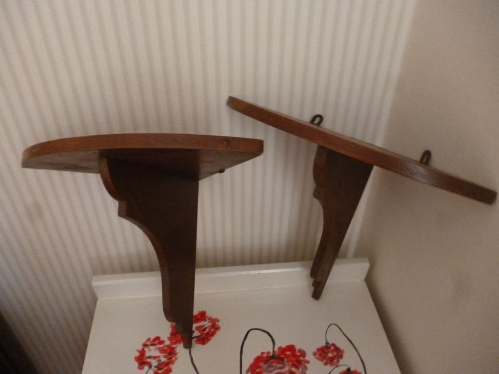 Deux �tag�res de coin 8 Mont-de-Marsan (40)