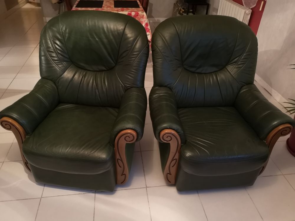 Lot de deux fauteuils en cuir v�ritable 50 Sainte-Suzanne (53)
