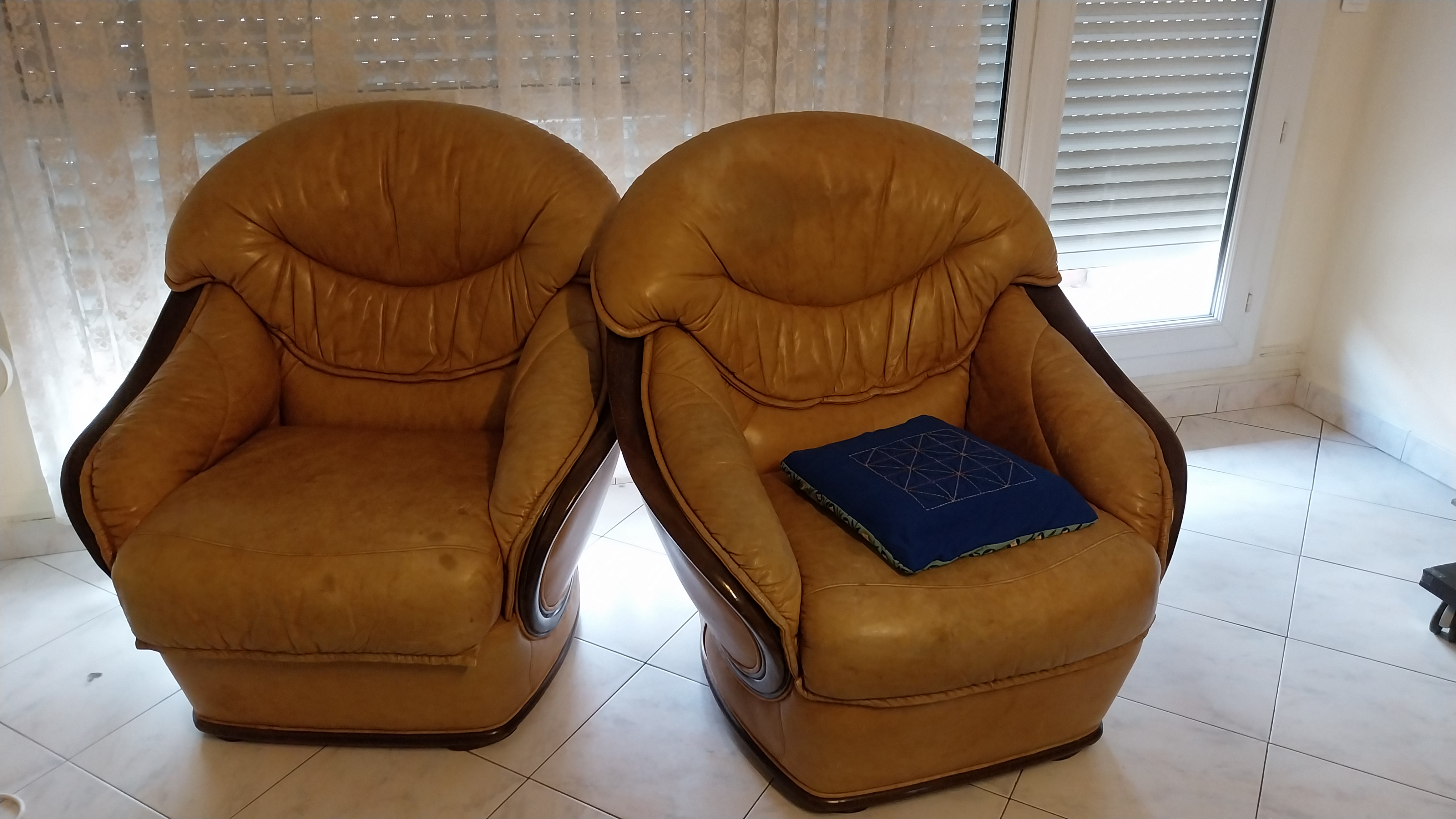 DEUX FAUTEUILS EN CUIR VINTAGE 150 Drancy (93)