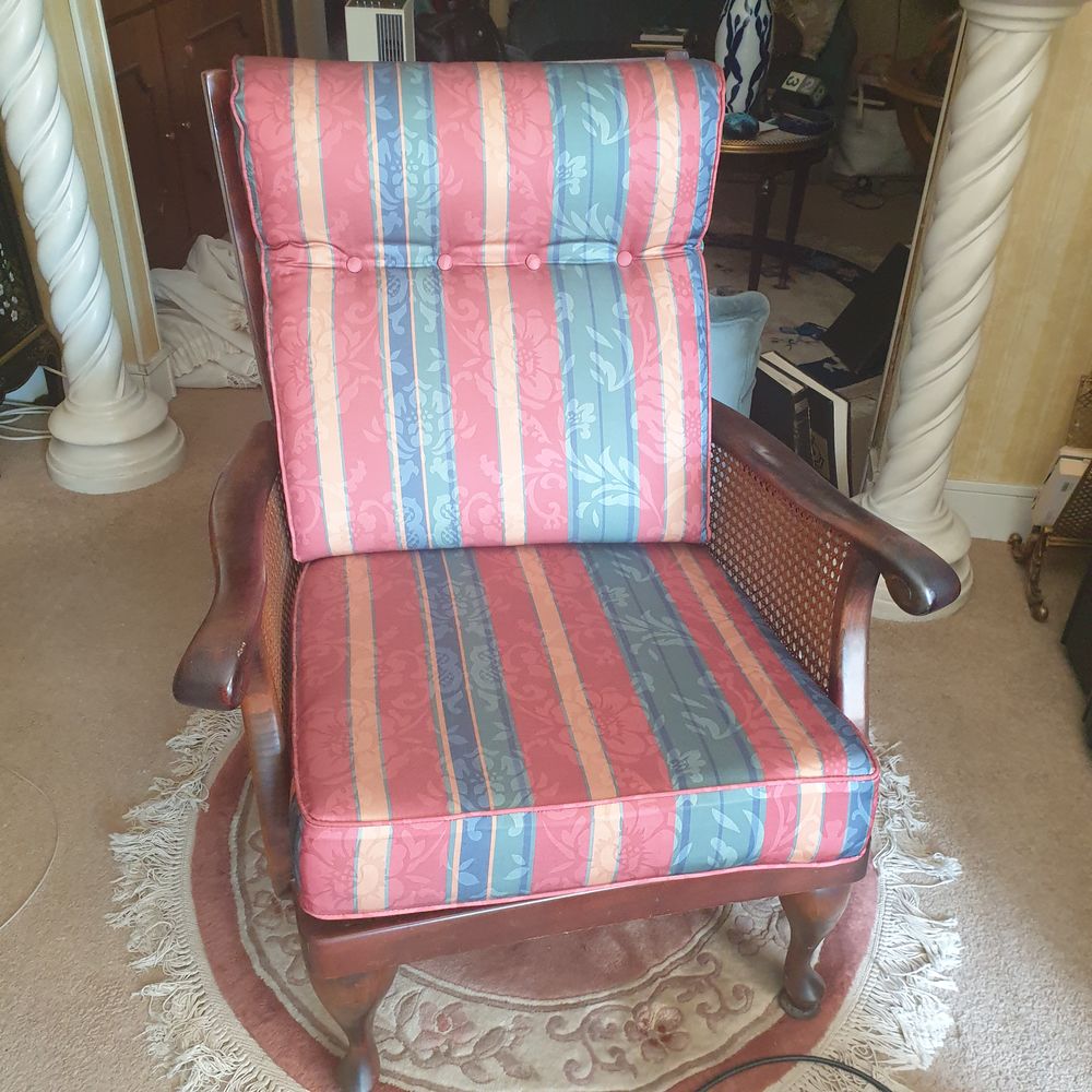 DEUX FAUTEUILS VINTAGE EN ACAJOU AVEC COTES CANNELES
40 Neuilly-sur-Seine (92)