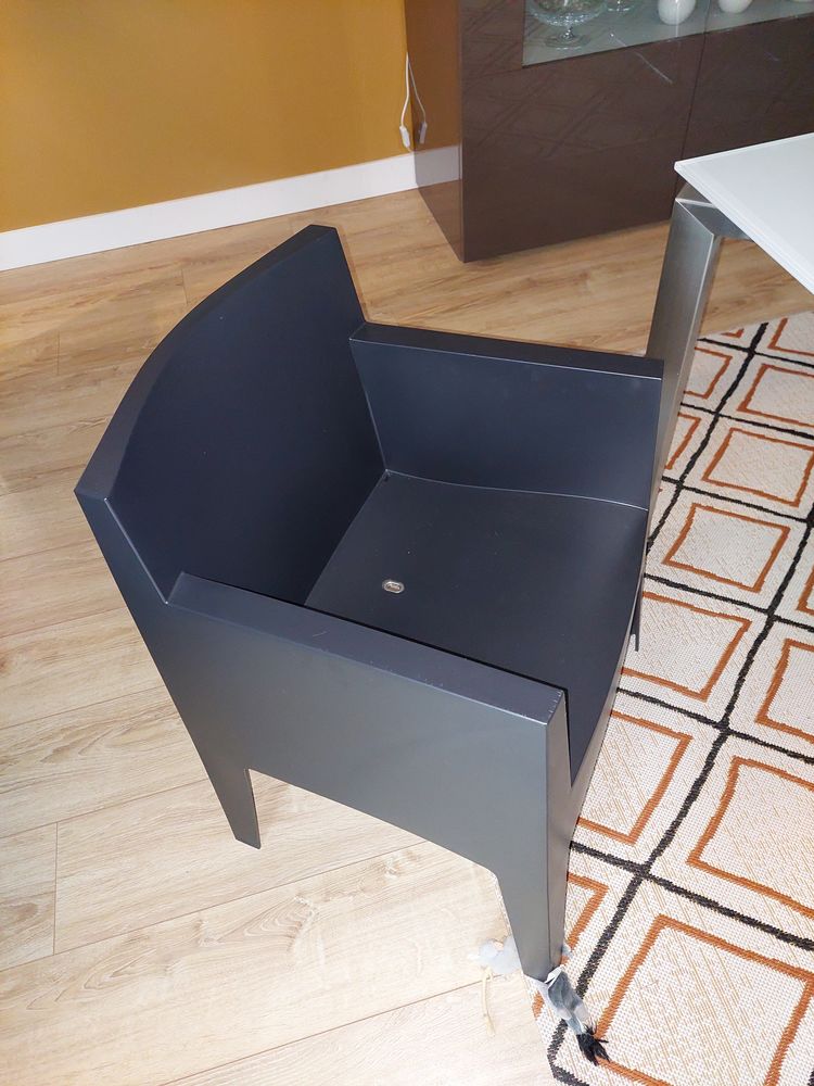 Deux Fauteuils . 0 Saintes (17)