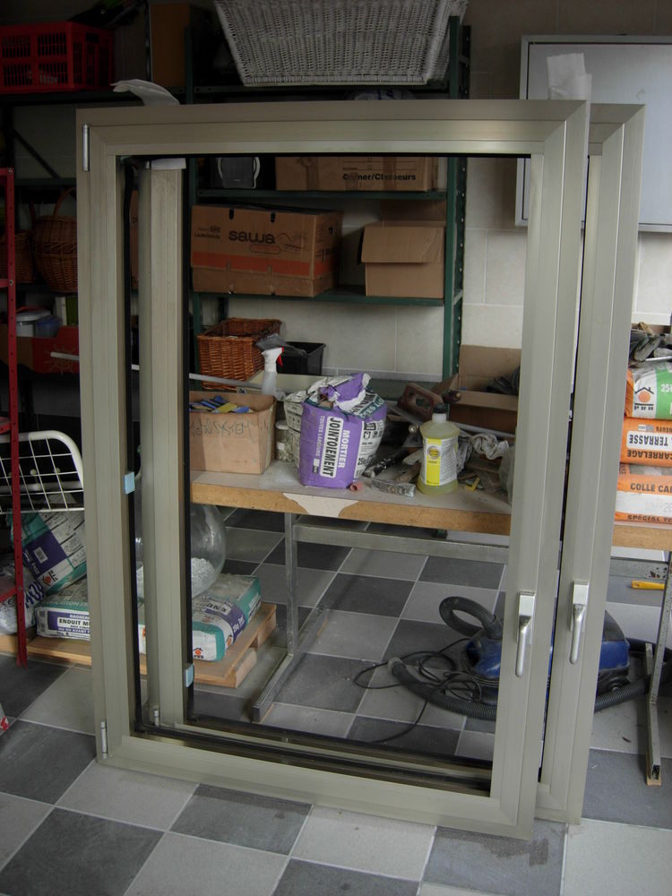 deux fen�tres en aluminium 180 Saint-Denis-en-Bugey (01)