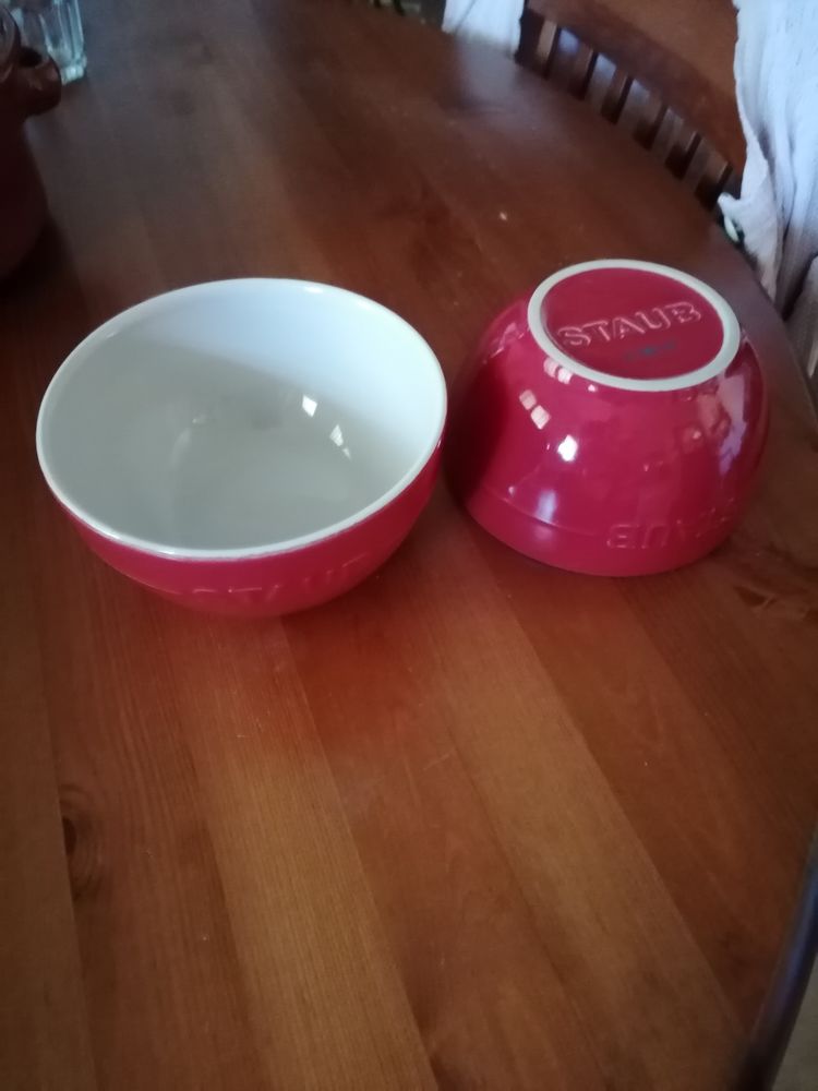 Deux gros bols Staub 9 Bezouce (30)