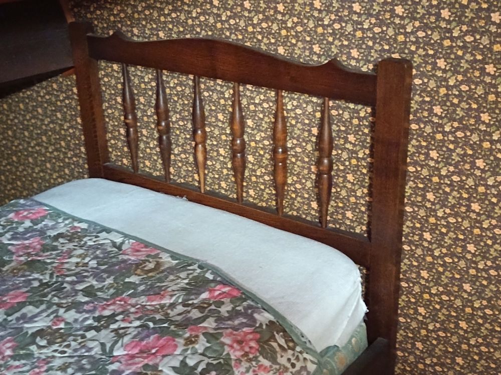 Deux Lits en ch�ne identiques 100 Chazay-d'Azergues (69)