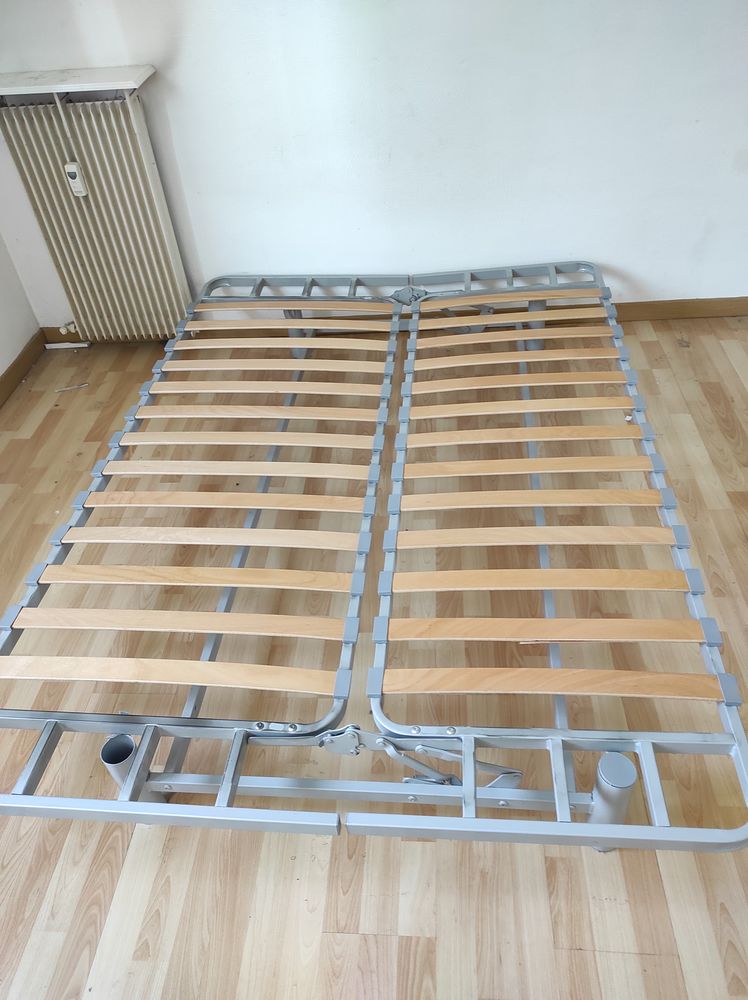 deux lits clic clac et �tag�re 40 Strasbourg (67)