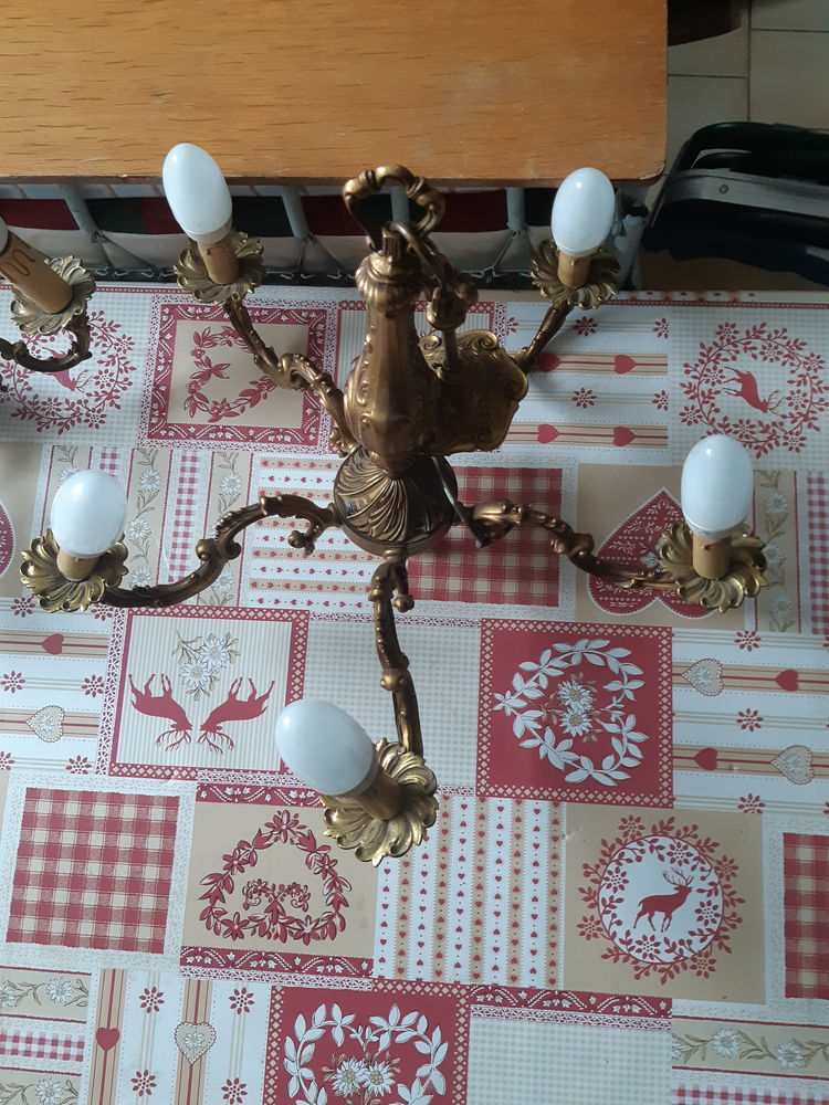 de deux lustres en bronze 100 Availles-Limouzine (86)