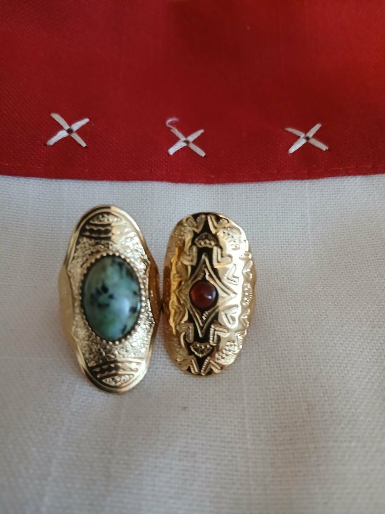  Deux magnifiques bagues neuves ovales avec pierre N� 1444 10 Beaune (21)