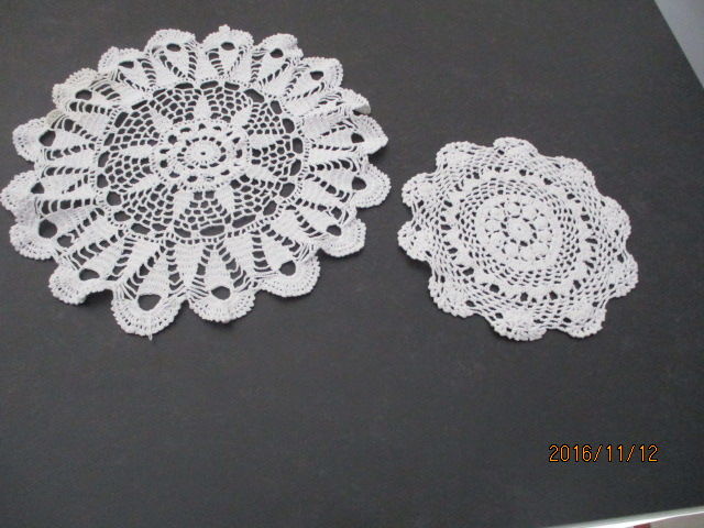 Deux napperons ronds 8 Castres (81)