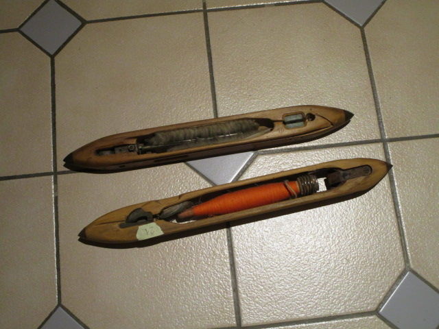 DEUX  NAVETTES A TISSER  HEUCHEL--SCHMEING  30 Villepinte (93)