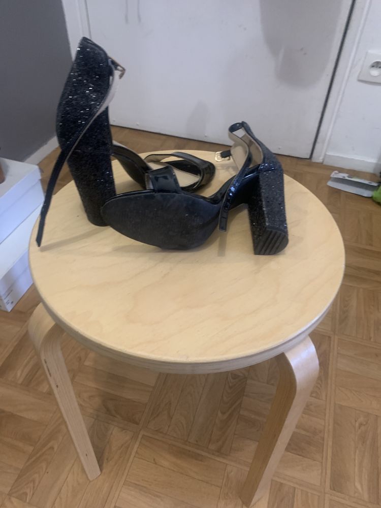 deux paires de chaussures � talons 15 Massy (91)