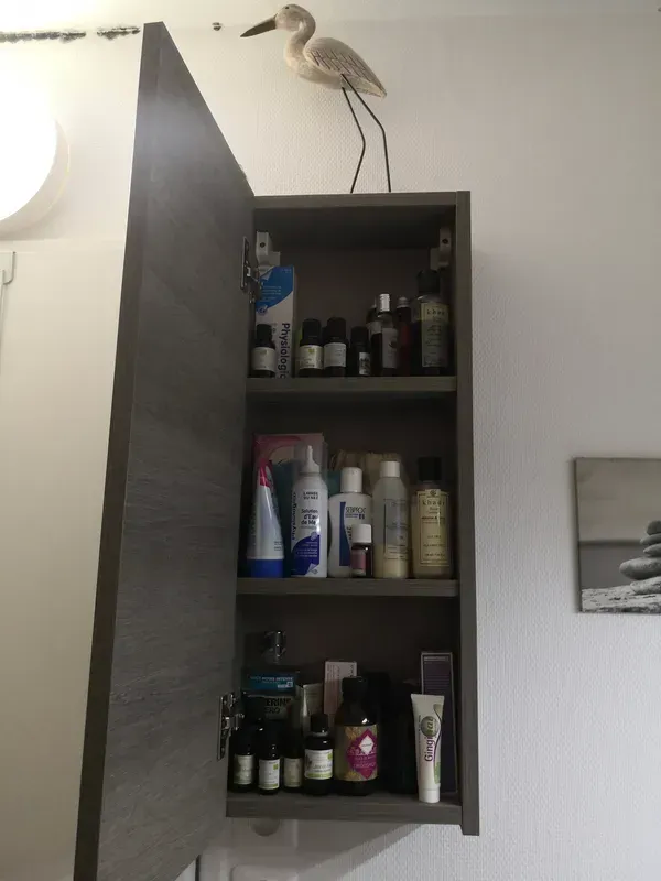 Deux petites colonnes en bois salle de bain 200 Paris 13 (75)