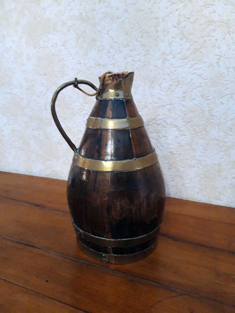 Lot de deux pichets � cidre
55 Morainvilliers (78)