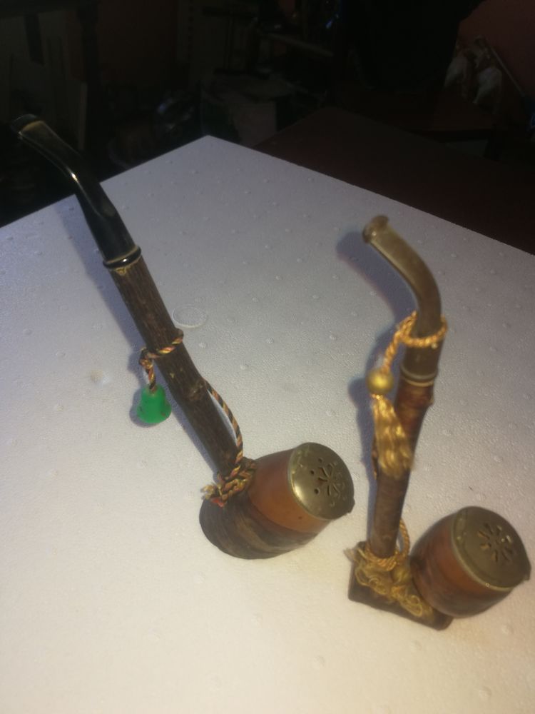 Deux pipes en bois 15 Le Creusot (71)