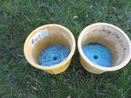 Deux pots avec r�serve d'eau coloris jaune 26 M�rignies (59)