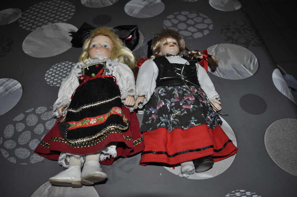 Lot de deux poupées en porcelaine 5 Perreuil (71)