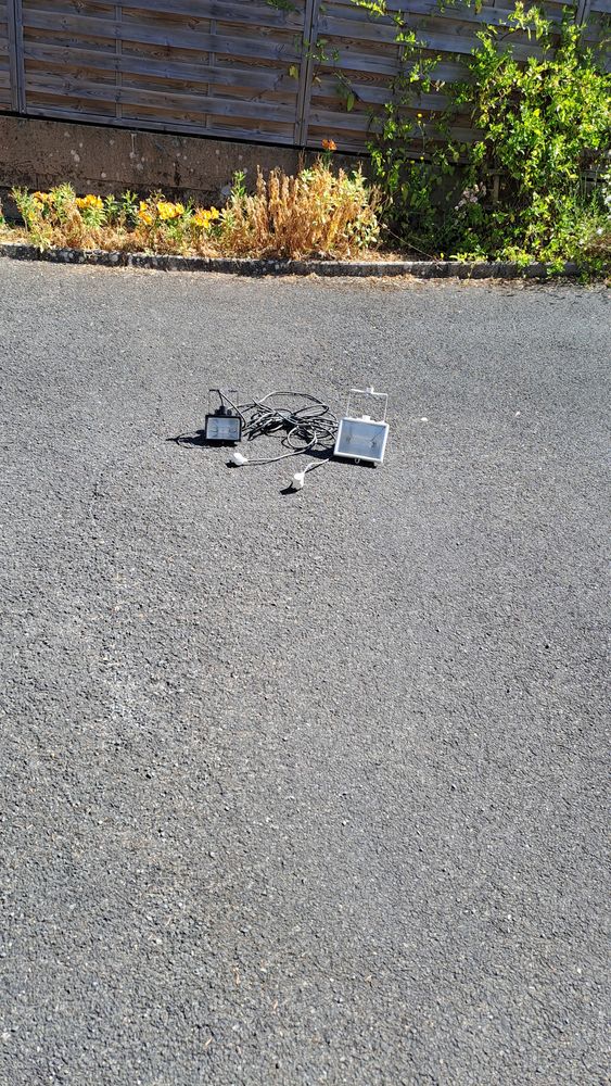  lot de deux  projecteurs 12 Le Blanc (36)